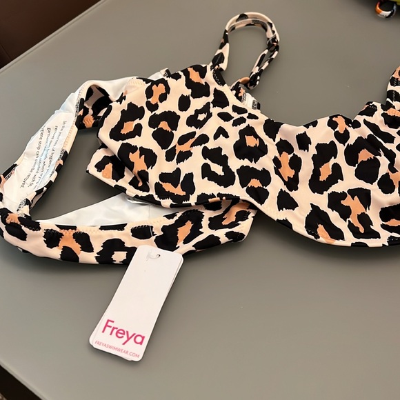 Bikini - Picture 4 of 5